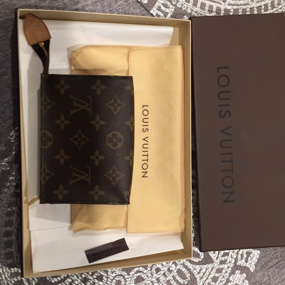 Louis Vuitton Makeup case - Picture 4 of 8